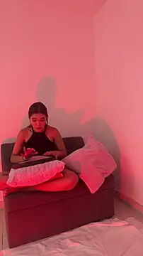 lara and danny online show from October 2025 08:43:01 PM