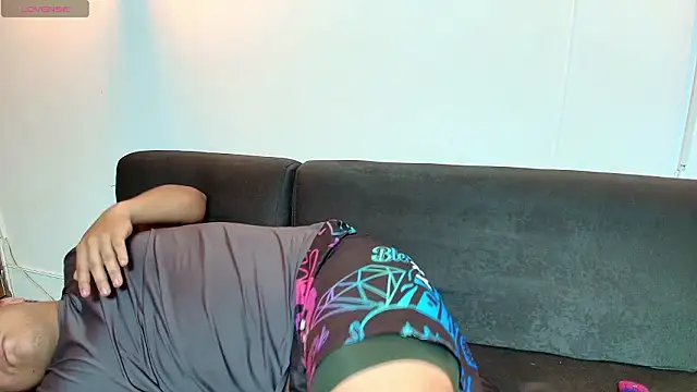 naomi campbel  online show from February 2026 08:26:01 PM