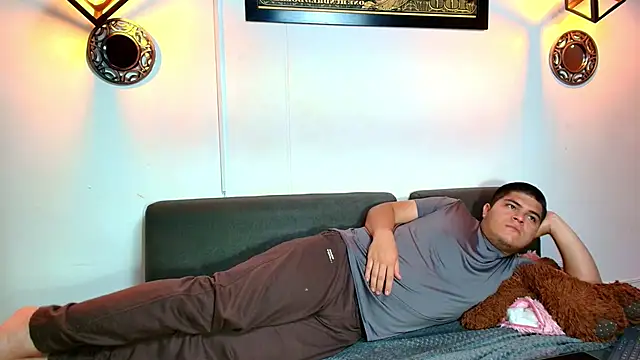 naomi campbel  online show from January 2026 08:46:02 PM