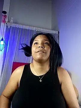 naomi campbel  online show from October 2025 01:45:01 PM