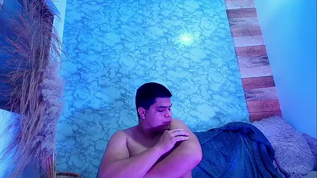 naomi campbel  online show from February 2026 08:22:01 PM