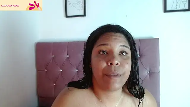 naomi campbel  online show from April 2026 08:45:01 PM