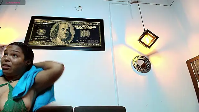 naomi campbel  online show from February 2026 08:48:02 PM