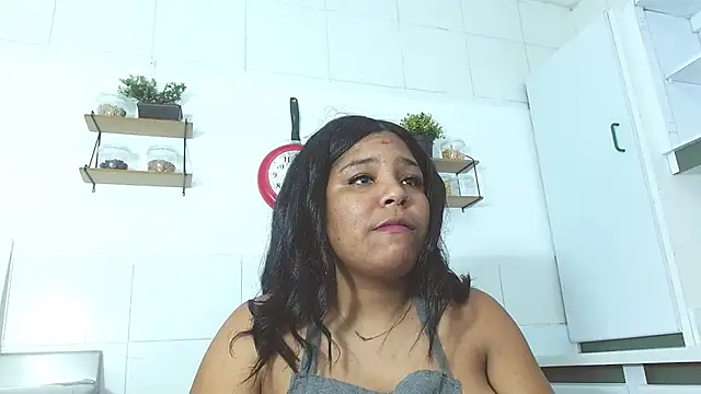 naomi campbel  online show from October 2025 09:03:01 PM