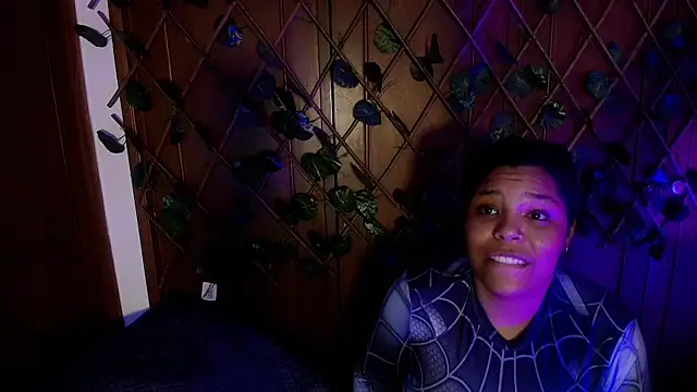 naomi campbel  online show from October 2025 09:13:02 PM