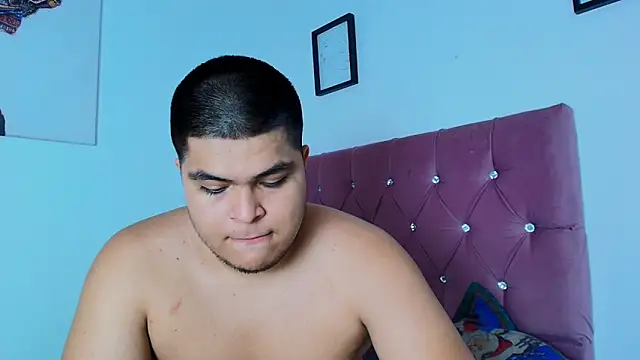 naomi campbel  online show from February 2026 08:30:02 PM