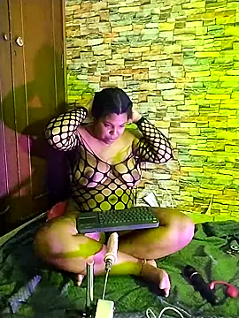 naomi campbel  online show from May 2026 08:52:02 PM