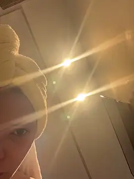 Wildmaca online show from November 2025 08:02:01 PM