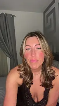 CurvyMILF Sienna online show from March 2026 09:09:01 PM