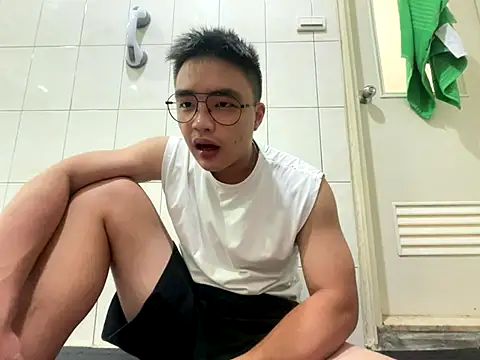 greenteazhang online show from November 2025 05:06:02 PM