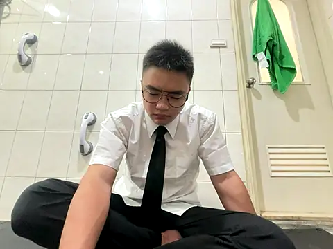 Snapshot of greenteazhang chatting on November 2025 03:12:02 PM greenteazhang online show from November 2025 03:12:02 PM
