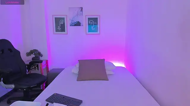 Snapshot of Anastasia_lauren chatting on December 2025 08:08:02 PM Anastasia lauren online show from December 2025 08:08:02 PM