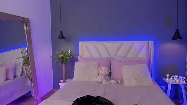 NaishaFord 1 online show from April 2026 03:30:02 AM