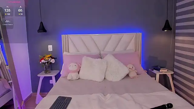 Snapshot of NaishaFord_1 chatting on February 2026 04:12:02 AM NaishaFord 1 online show from February 2026 04:12:02 AM