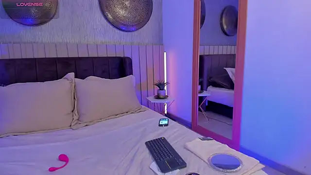 NaishaFord 1 online show from November 2025 03:21:02 AM