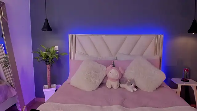 NaishaFord 1 online show from March 2026 03:17:01 AM