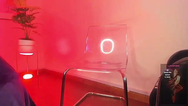 Snapshot of Violett_Novoa chatting on November 2025 12:09:02 PM Violett Novoa online show from November 2025 12:09:02 PM