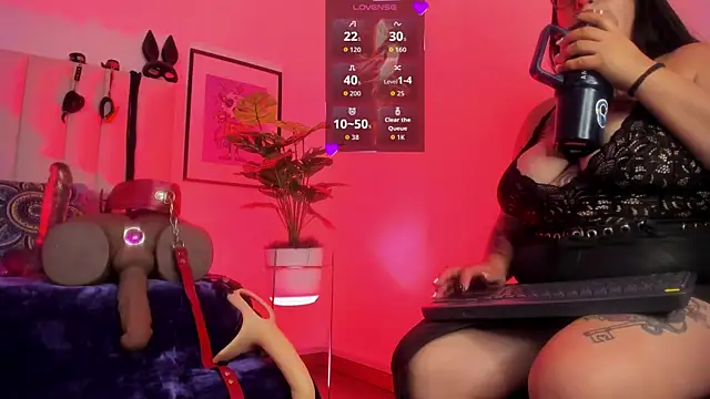 Snapshot of Violett_Novoa chatting on November 2025 12:10:02 PM Violett Novoa online show from November 2025 12:10:02 PM