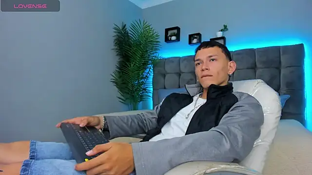 Thomas moon online show from March 2026 01:29:02 PM