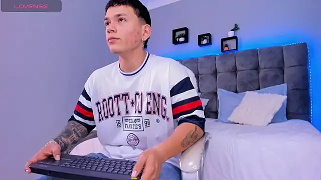 Thomas moon online show from January 2026 12:34:01 PM