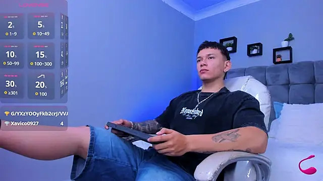 Snapshot of Thomas_moon chatting on November 2025 12:48:02 PM Thomas moon online show from November 2025 12:48:02 PM