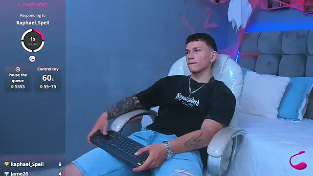 Snapshot of Thomas_moon chatting on November 2025 04:01:02 PM Thomas moon online show from November 2025 04:01:02 PM