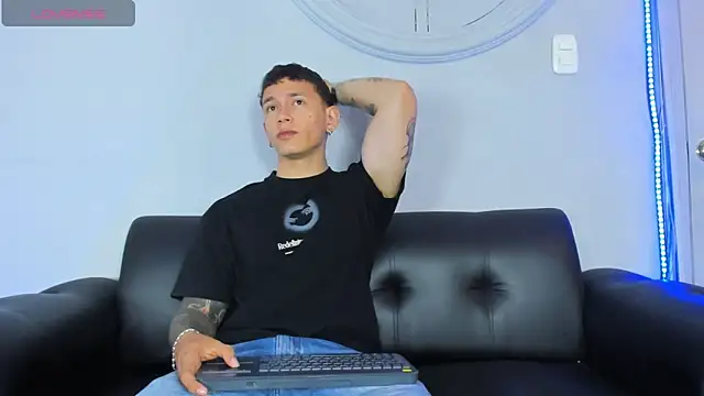 Thomas moon online show from February 2026 01:22:01 PM