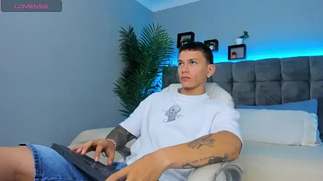 Thomas moon online show from March 2026 01:28:02 PM