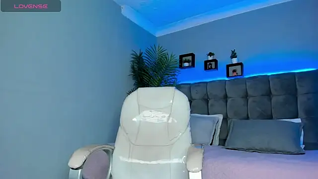 Thomas moon online show from April 2026 01:04:02 PM