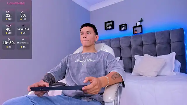 Thomas moon online show from January 2026 01:28:01 PM