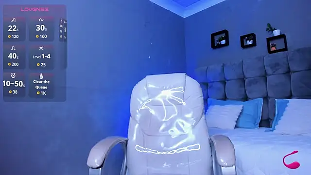 Snapshot of Thomas_moon chatting on November 2025 11:03:01 AM Thomas moon online show from November 2025 11:03:01 AM