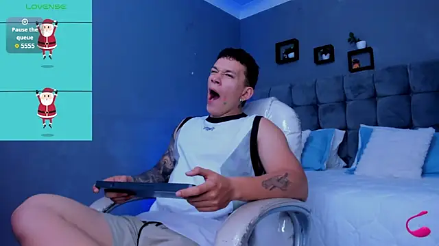 Snapshot of Thomas_moon chatting on November 2025 11:14:01 AM Thomas moon online show from November 2025 11:14:01 AM