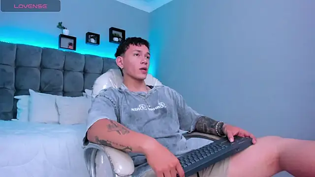 Thomas moon online show from February 2026 12:21:01 PM