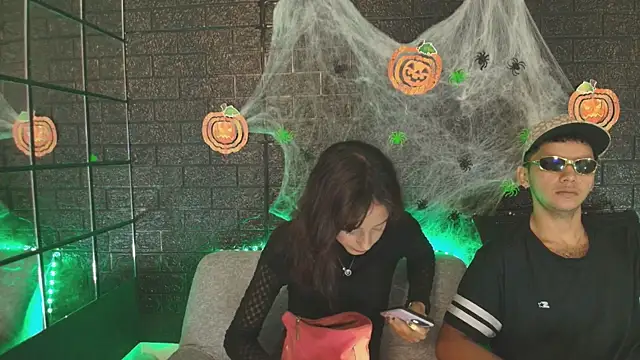 Snapshot of HellAndDante_ chatting on October 2025 11:48:01 PM HellAndDante online show from October 2025 11:48:01 PM