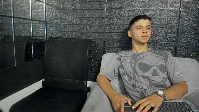 Snapshot of HellAndDante_ chatting on November 2025 12:58:02 AM HellAndDante online show from November 2025 12:58:02 AM