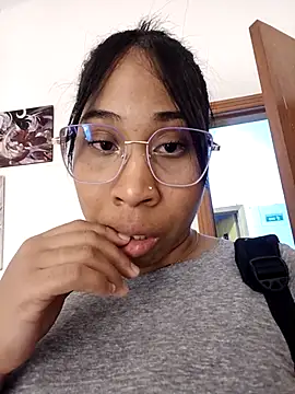 Elowen Clark online show from February 2026 07:05:01 PM