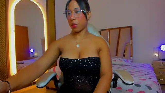 Elowen Clark online show from January 2026 08:15:01 PM