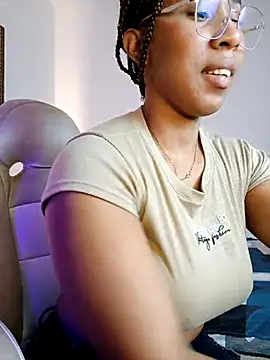 Elowen Clark online show from February 2026 07:36:02 PM