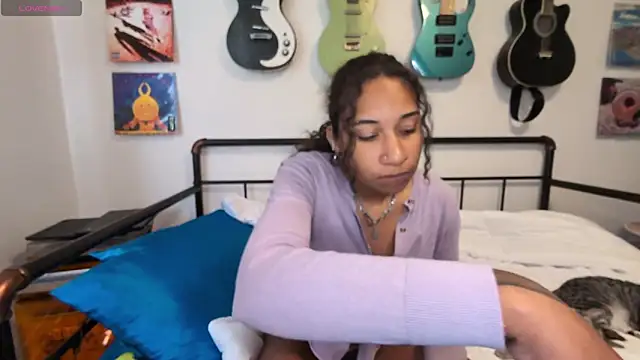 onlystrings online show from April 2026 08:54:02 PM