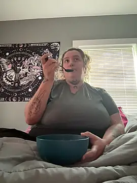 vanessraine online show from April 2026 06:42:01 PM