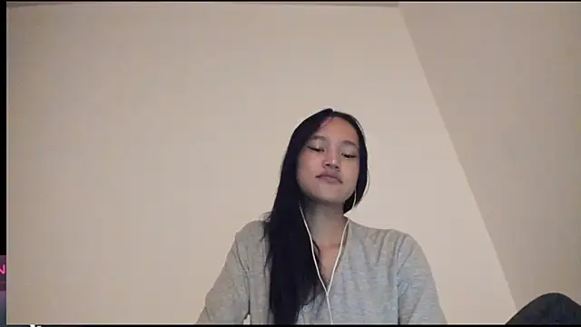 soska26 online show from September 2025 02:28:01 PM