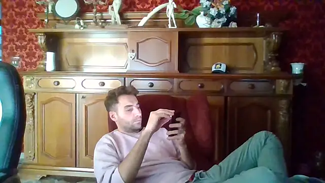 Torissimo92 online show from October 2025 03:26:02 PM