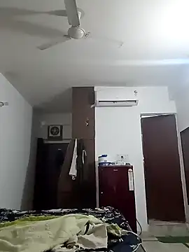 Yourrambo online show from April 2026 06:09:01 PM