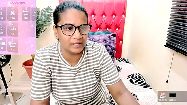Strawberry Lips online show from October 2025 05:41:02 AM