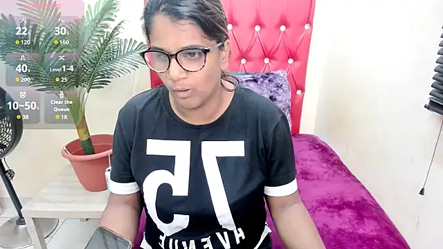 Strawberry Lips online show from October 2025 04:16:02 AM
