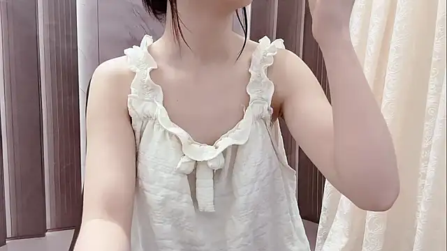 Shenlly online show from April 2026 01:23:02 AM