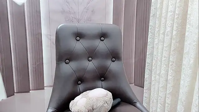 Shenlly online show from April 2026 01:24:02 AM