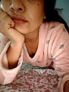 Snapshot of CUTE-PX chatting on November 2025 04:27:01 AM CUTE-PX online show from November 2025 04:27:01 AM