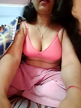 Snapshot of CUTE-PX chatting on November 2025 04:00:02 AM CUTE-PX online show from November 2025 04:00:02 AM