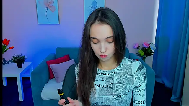 Snapshot of EllaSteele chatting on September 2025 11:59:01 AM EllaSteele online show from September 2025 11:59:01 AM